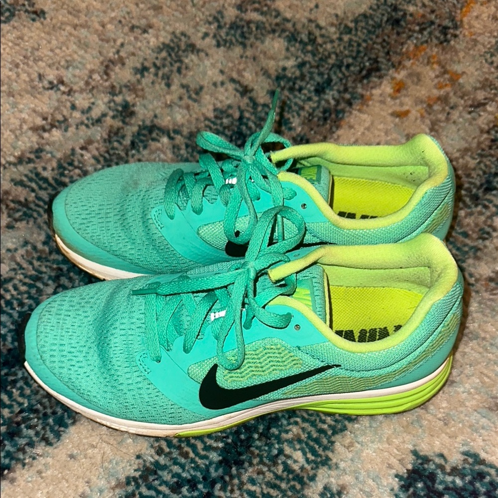 Nike Women's Turquoise Running Shoes